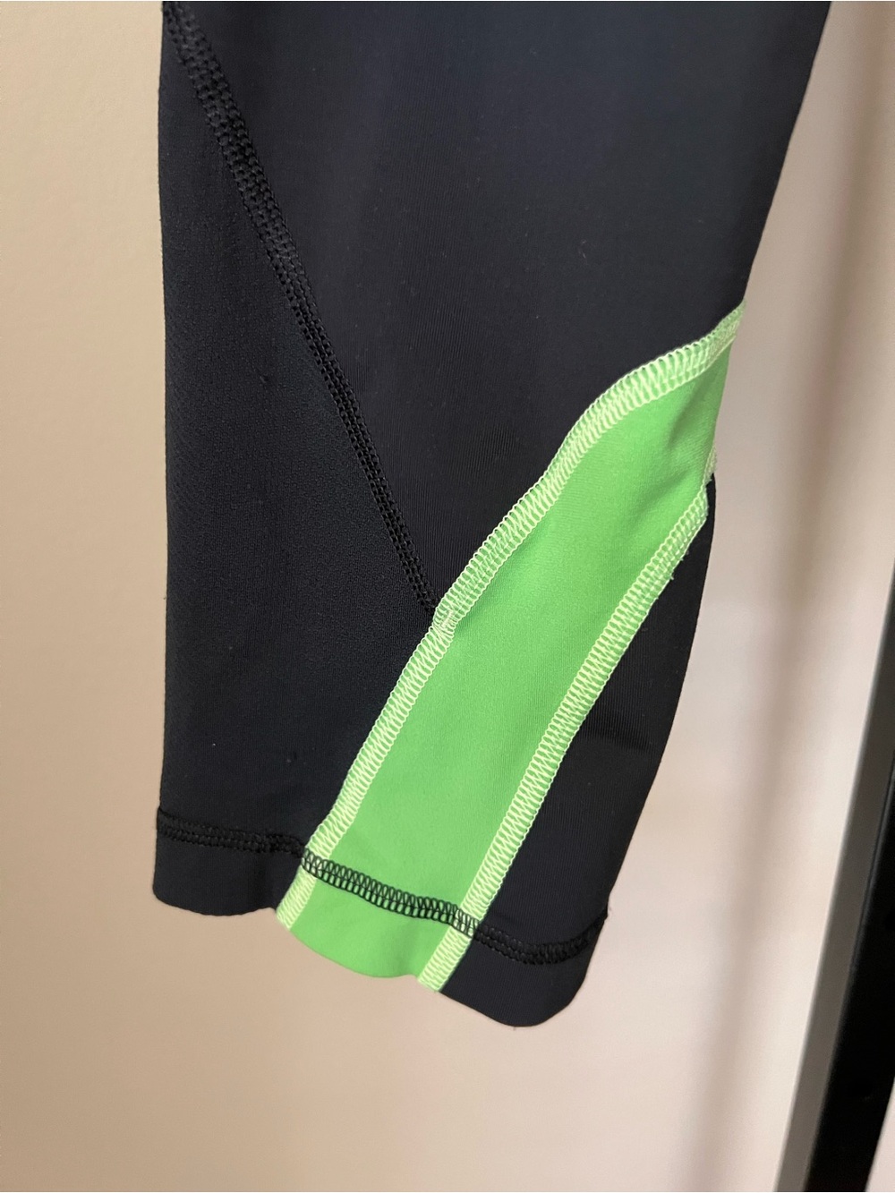 Lululemon run inspire crop II BLACK/ frond - Picture 4 of 9